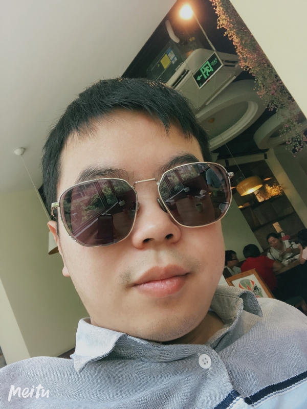 月台等路人的第一张照片--漳平征婚网