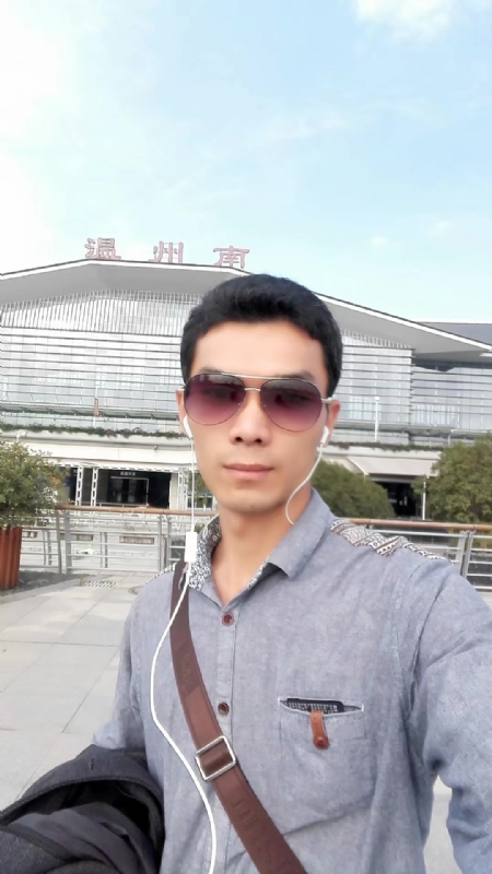 错把真心喂了狗的第三张照片--漳平征婚网