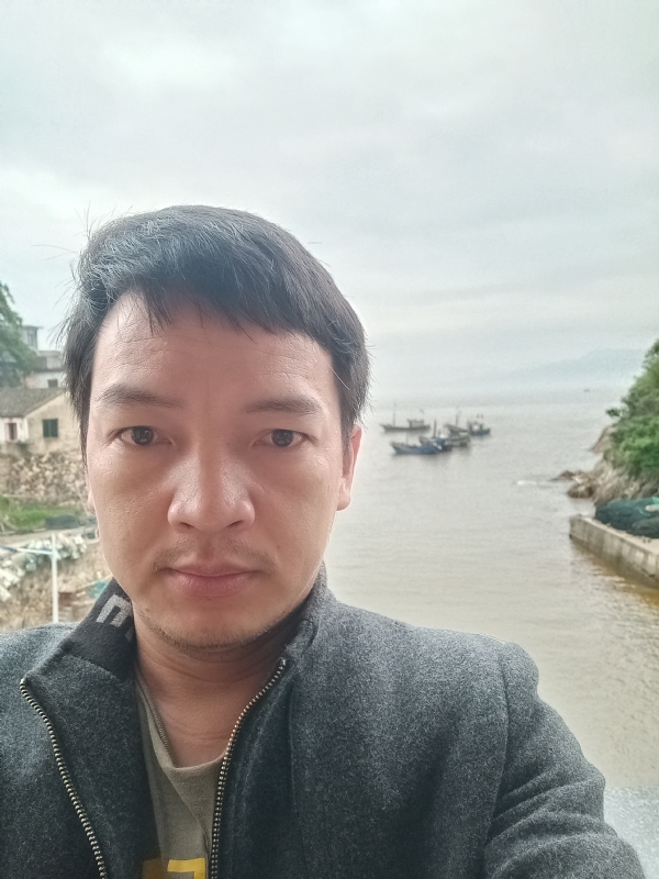 啊亮的第一张照片--漳平征婚网